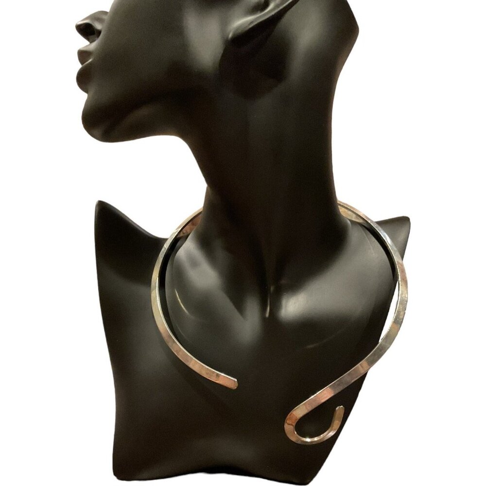 Abstract Sculptural Silver-Tone Open Collar Necklace For Women